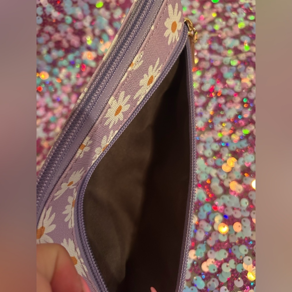 Flower Wristlet - Picture 3 of 6